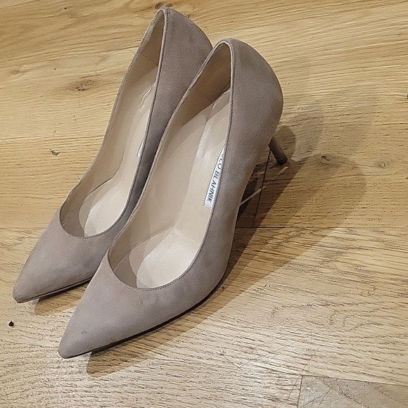 Manolo Blahnik pumps - Picture 6 of 9